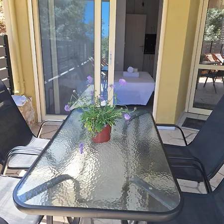 Einav Apartmán Nikiana